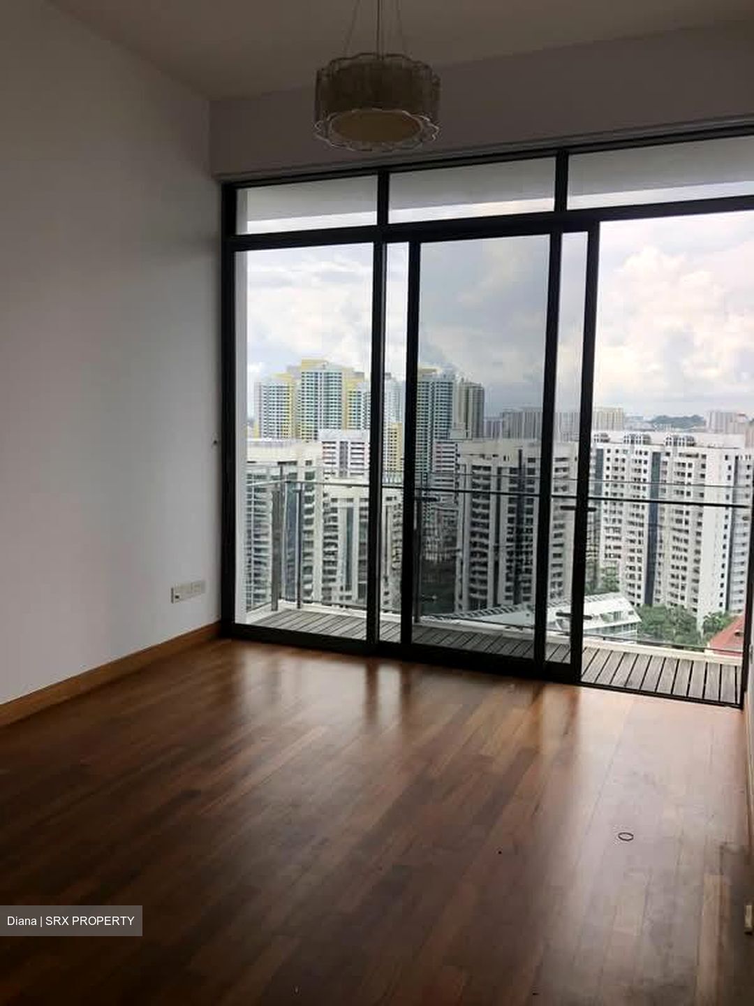 Latitude (D10), Condominium #556016301
